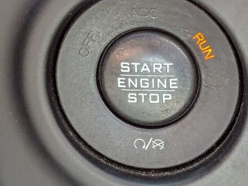 Used 2018 Jeep Wrangler Unlimited Rubicon AWD/4WD image 31