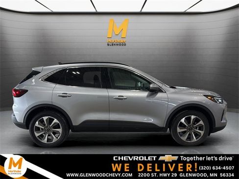 Used 2024 Ford Escape Platinum image 1