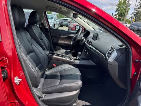 Used 2018 MAZDA MAZDA3 Touring FWD image 9