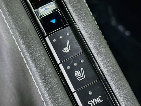 Used 2022 Chevrolet Corvette Stingray Preferred Cpe w/ Z51 Performance Package RWD image 25