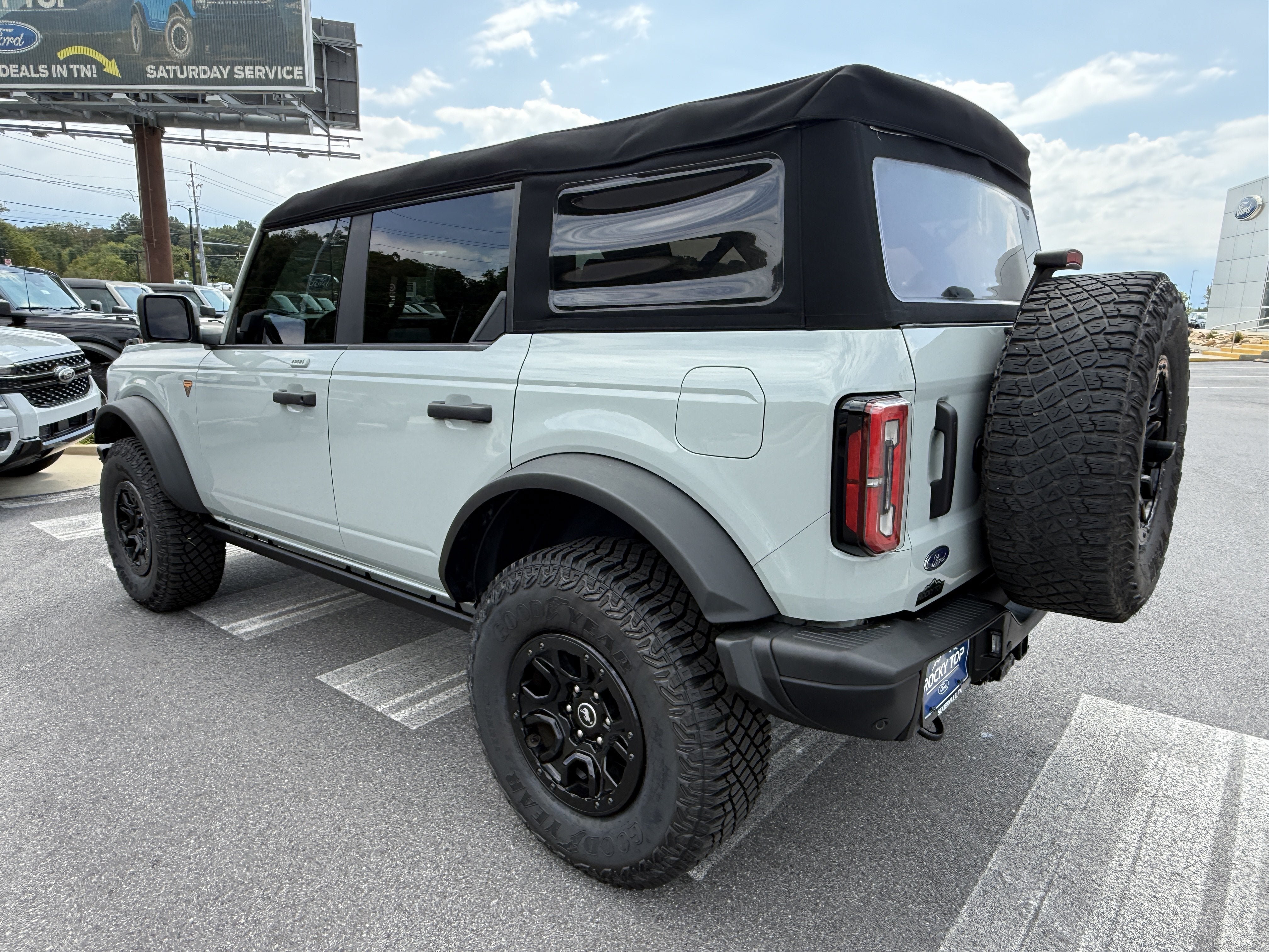 Used 2023 Ford Bronco Badlands AWD/4WD image 7