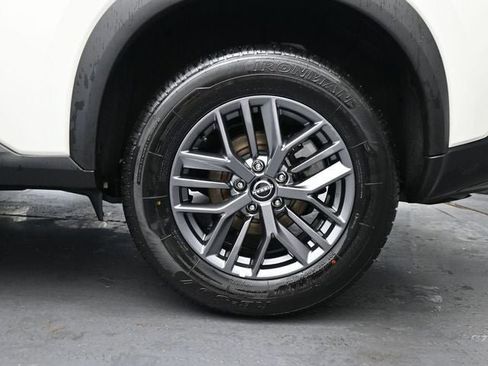 Used 2023 Nissan Rogue S image 15