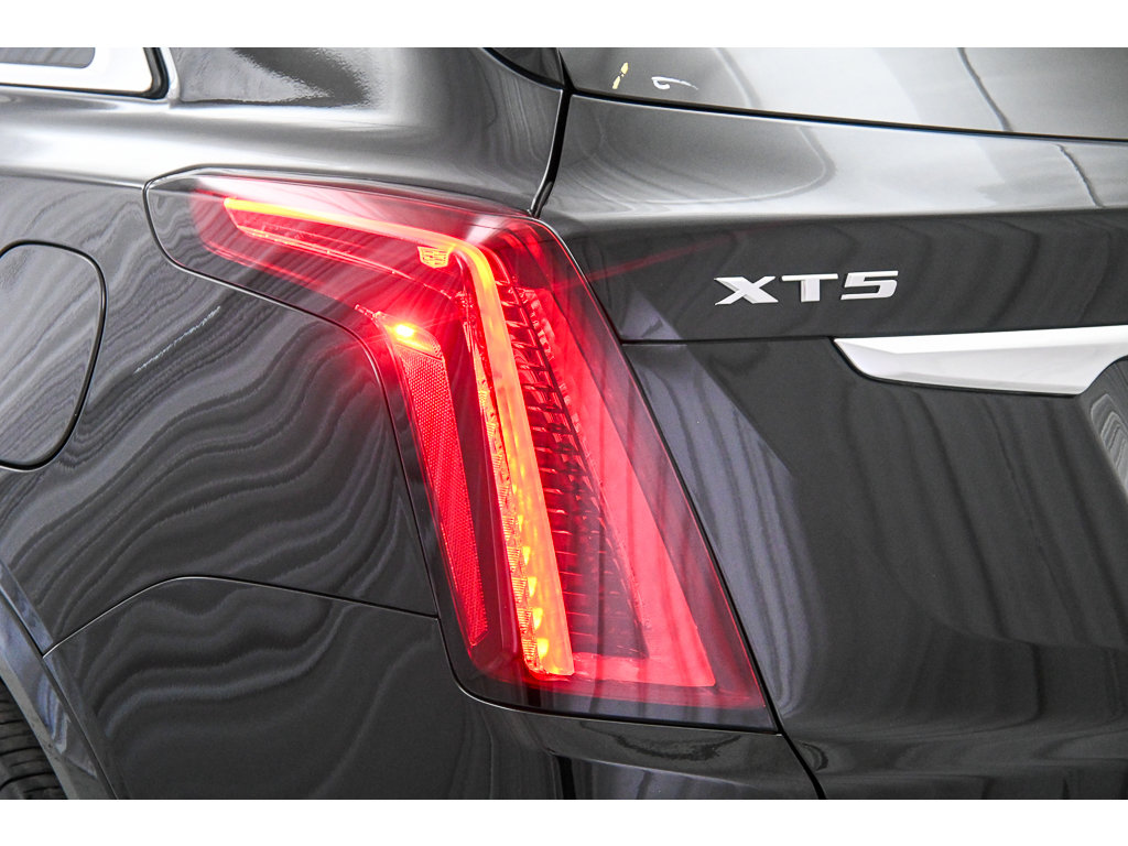 Used 2024 Cadillac XT5 Premium Luxury w/ Technology Package AWD/4WD image 25