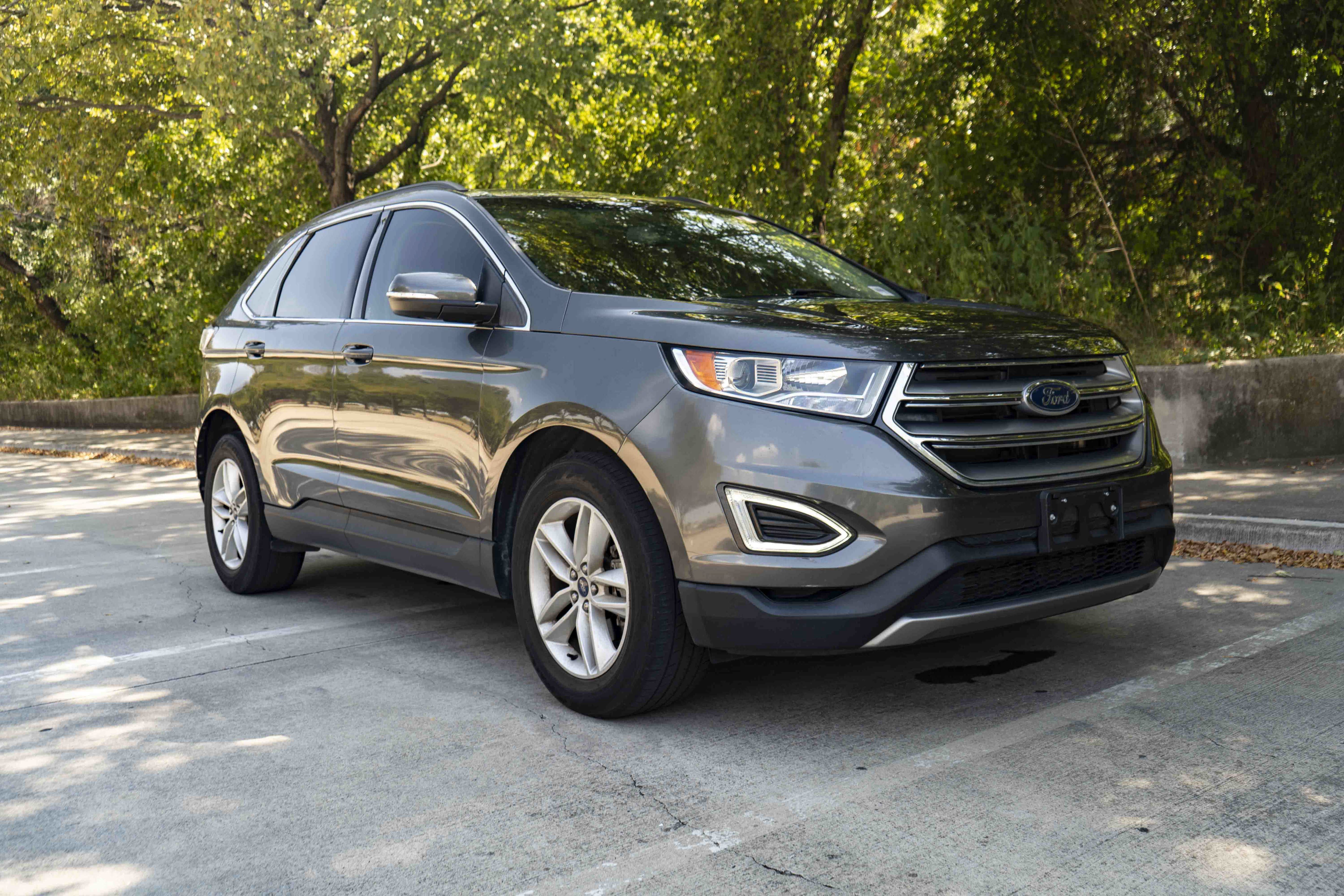 Used 2018 Ford Edge SEL FWD image 2
