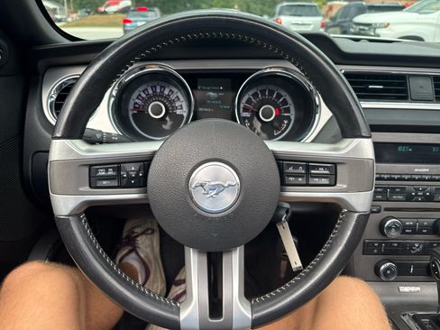 Used 2013 Ford Mustang Premium RWD image 8