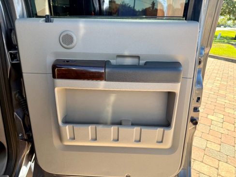Used 2008 Ford F250 Lariat image 29