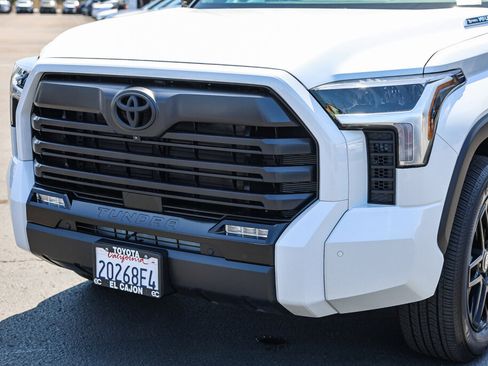 Certified 2025 Toyota Tundra Limited AWD/4WD image 21