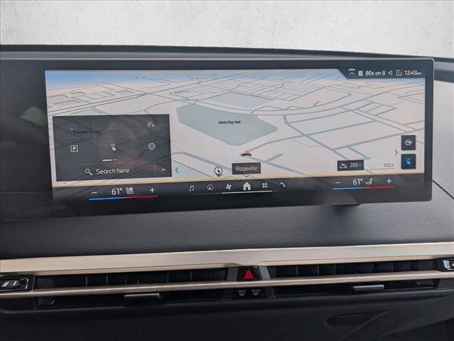 Used 2026 BMW iX xDrive45 w/ Premium Package AWD/4WD image 13