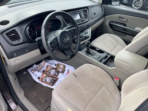 Used 2016 Kia Sedona LX w/ LX Convenience Package image 10