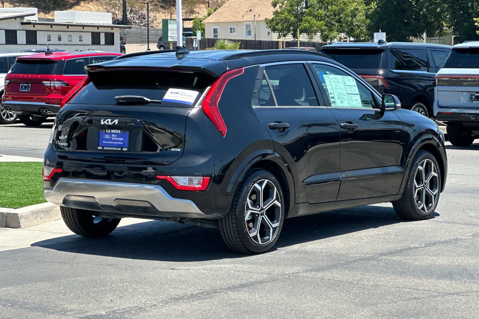 Used 2023 Kia Niro EX Touring FWD image 3