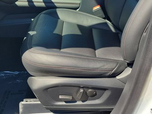 Used 2025 Ford Explorer Active RWD image 15