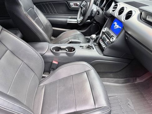 Used 2019 Ford Mustang Premium image 10