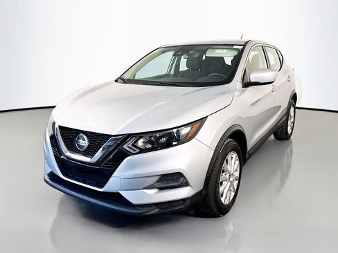 Used 2021 Nissan Rogue Sport S image 4