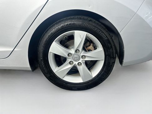 Used 2013 Hyundai Elantra GLS FWD image 11