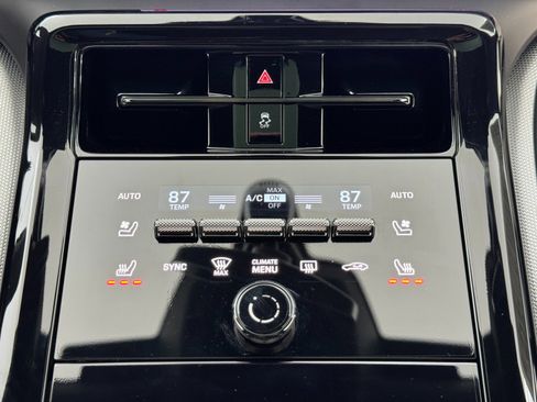 Used 2025 Porsche Panamera 4S image 32