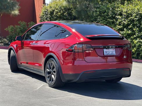 Used 2023 Tesla Model X Plaid image 4