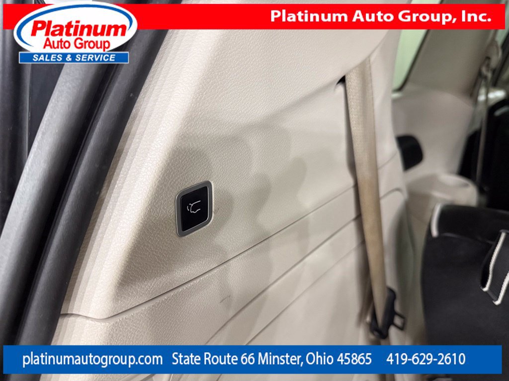 Used 2023 Chrysler Pacifica Limited FWD image 34
