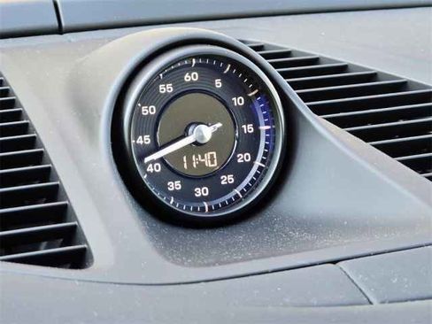 New 2024 Porsche Macan 4 Electric image 25