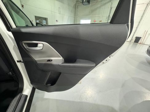 Used 2019 Kia Niro LX image 31