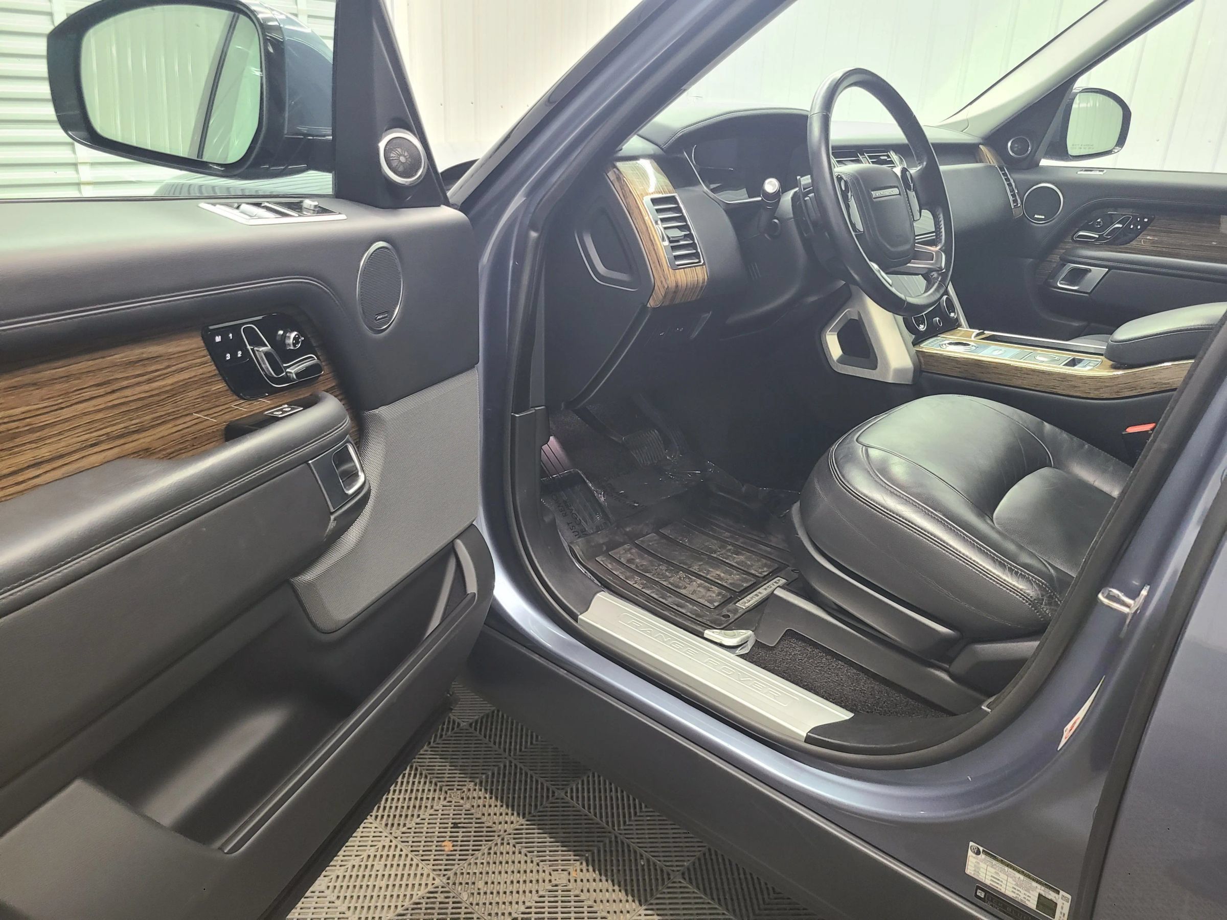 Used 2021 Land Rover Range Rover AWD/4WD image 21