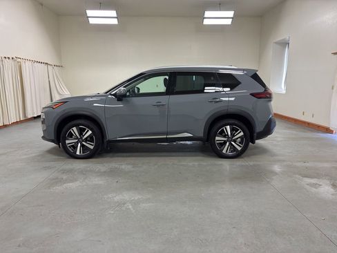 Used 2023 Nissan Rogue SL AWD/4WD image 5