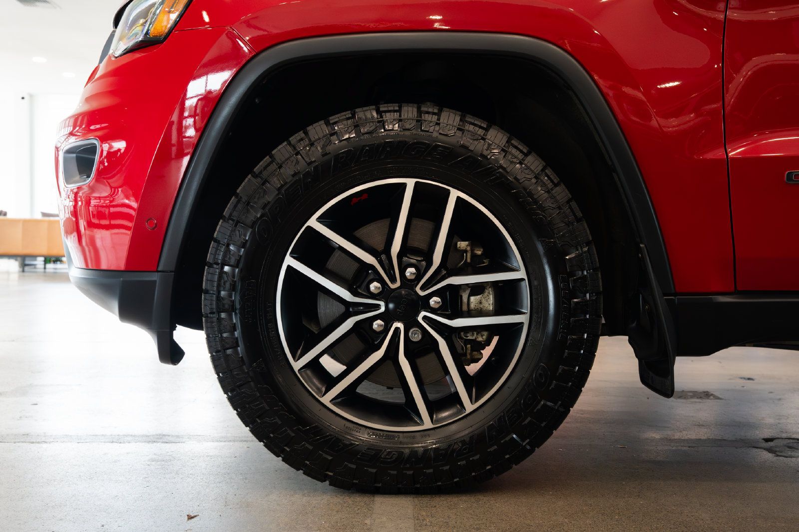 Used 2021 Jeep Grand Cherokee Trailhawk w/ Trailhawk Luxury Group AWD/4WD image 7