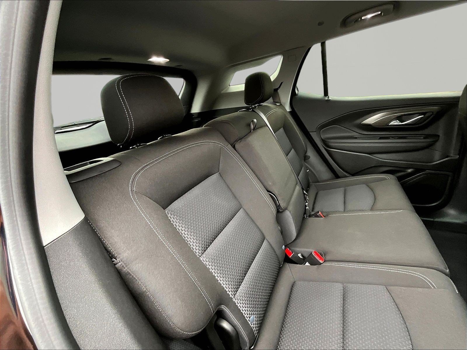 Used 2024 GMC Terrain SLE w/ Driver Convenience Package FWD image 25