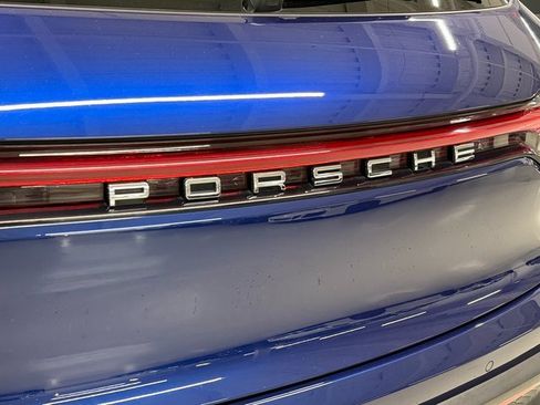 Certified 2024 Porsche Macan image 10