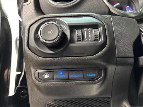 Used 2021 Jeep Wrangler Unlimited Sahara w/ Cold Weather Group image 21