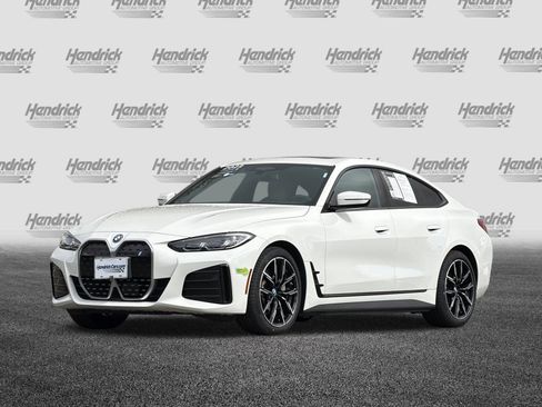 Used 2023 BMW i4 eDrive40 w/ M Sport Package image 9