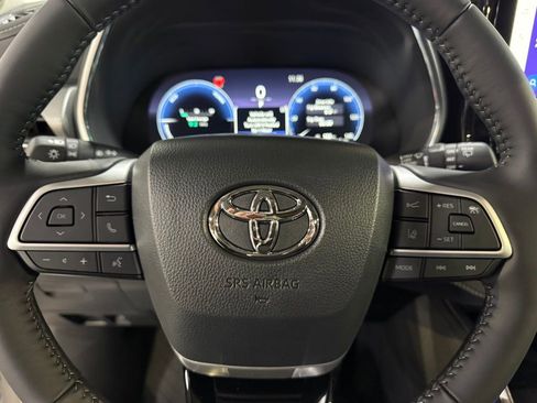 New 2026 Toyota Highlander Platinum image 31