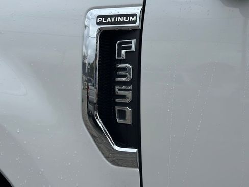 Certified 2022 Ford F350 Platinum w/ FX4 Off-Road Package image 25