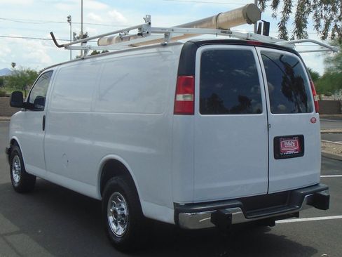 Used 2018 GMC Savana 2500 w/ Driver Convenience Package RWD image 3