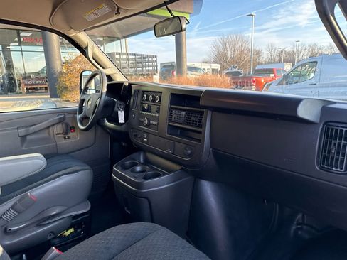 Used 2024 Chevrolet Express 2500 w/ Driver Convenience Package image 20