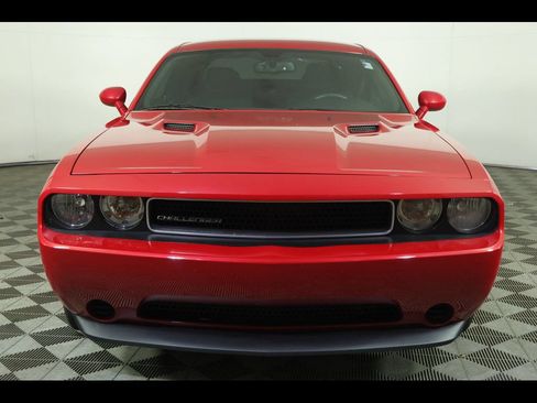 Used 2012 Dodge Challenger SXT w/ Sound Group RWD image 9
