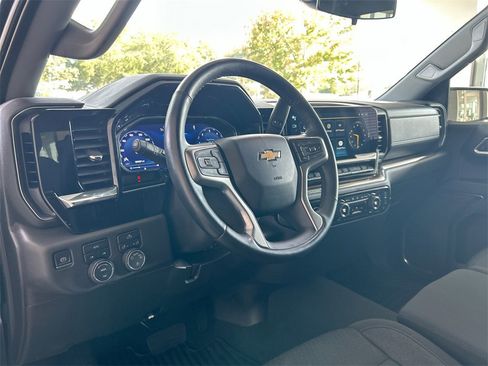 Used 2023 Chevrolet Silverado 1500 LT image 13