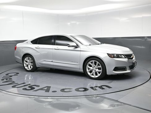 Used 2019 Chevrolet Impala Premier FWD image 2