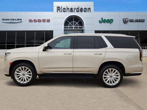 Used 2024 Cadillac Escalade Luxury w/ LPO, Floor Liner Package RWD image 3