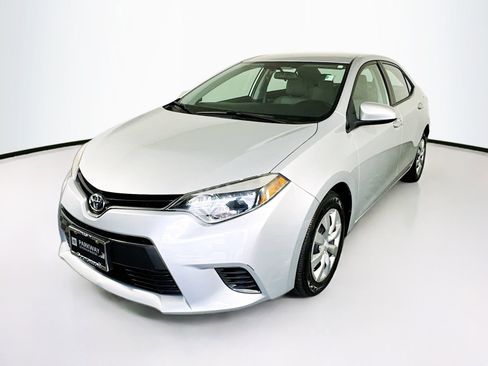Used 2016 Toyota Corolla LE image 3