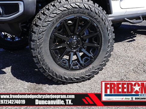 New 2026 Jeep Gladiator Sport AWD/4WD image 9