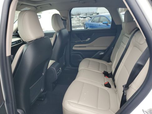 New 2026 Lincoln Corsair Premiere image 25