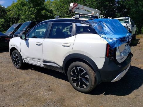 Used 2026 Nissan Kicks SV w/ SV Premium Package AWD/4WD image 3