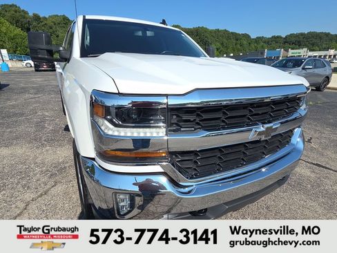 Used 2018 Chevrolet Silverado 1500 LT w/ All Star Edition AWD/4WD image 12