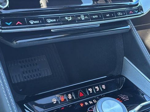 New 2026 Jeep Grand Wagoneer Limited AWD/4WD image 33