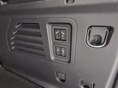 Used 2024 Chevrolet Traverse RS w/ LPO, Floor Liner Package image 38