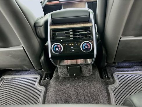 New 2025 Land Rover Range Rover Long Wheelbase SE AWD/4WD image 25