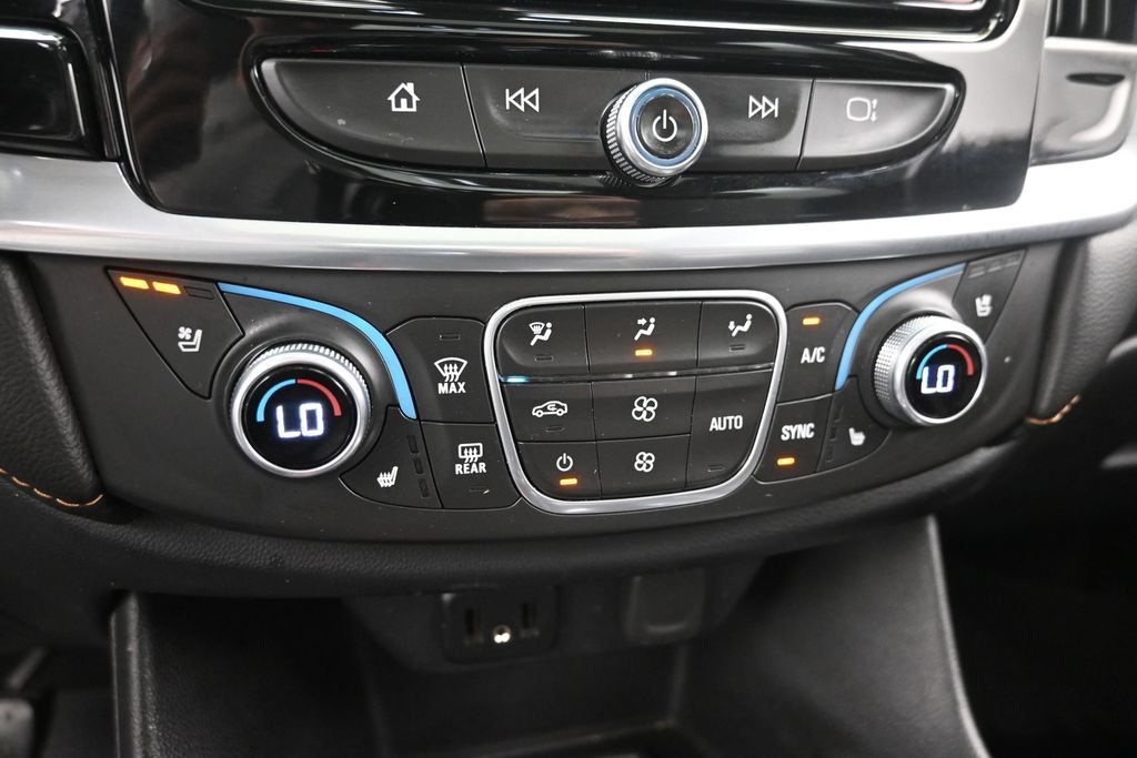 Used 2019 Chevrolet Traverse Premier w/ Redline Edition AWD/4WD image 21