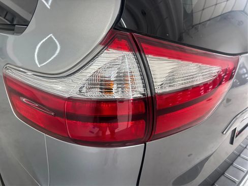 Used 2018 Toyota Sienna LE FWD image 32
