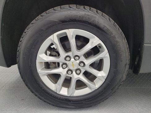 Used 2018 Chevrolet Traverse LT FWD image 31