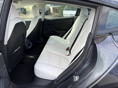 Used 2022 Tesla Model 3 Long Range AWD/4WD image 29